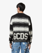 הַלבָּשָׁה GCDS סוודר נמוך מכותנה שָׁחוֹר גברים 002823 - Image 4