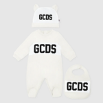 הַלבָּשָׁה GCDS סט מתנה לתינוק עם מוטיב לוגו שלושה חלקים צבע קרם ילדים 0028582