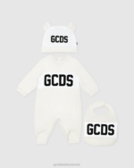 הַלבָּשָׁה GCDS סט מתנה לתינוק עם מוטיב לוגו שלושה חלקים צבע קרם ילדים 0028582